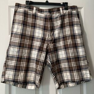 Men’s Sonoma Life & Style Plaid Shorts.  Size 36